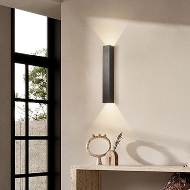 Carvallo Modern Utvändig Vägglampa | Elegant Design | LED med 3 Ljuskällor | Högkvalitativt Metallhus