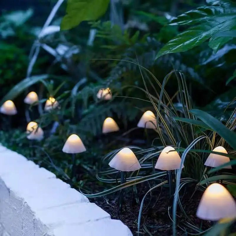 MUSHROOM GLOW - Solarslingor LED för en magisk atmosfär utomhus
