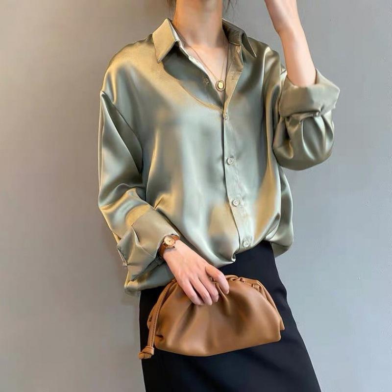 LUNARIA BLUS – Elegant sidenbluse för damer i lyxig design