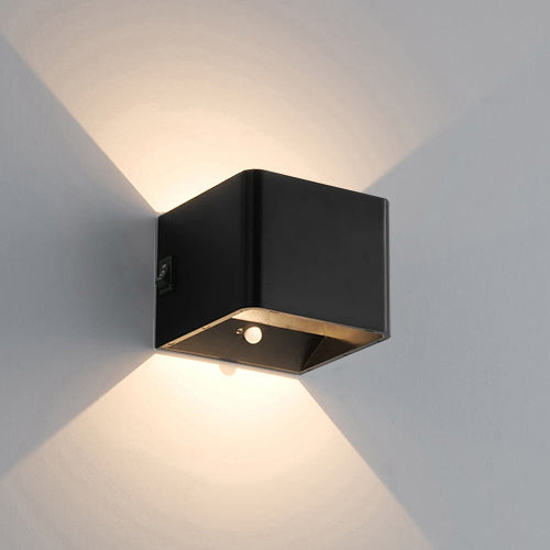 VoltQube – Uppladdningsbar LED-vägglampa