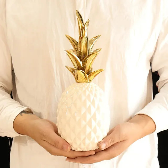 Guld Ananas Heminredning för Tropisk Elegans och Stil
