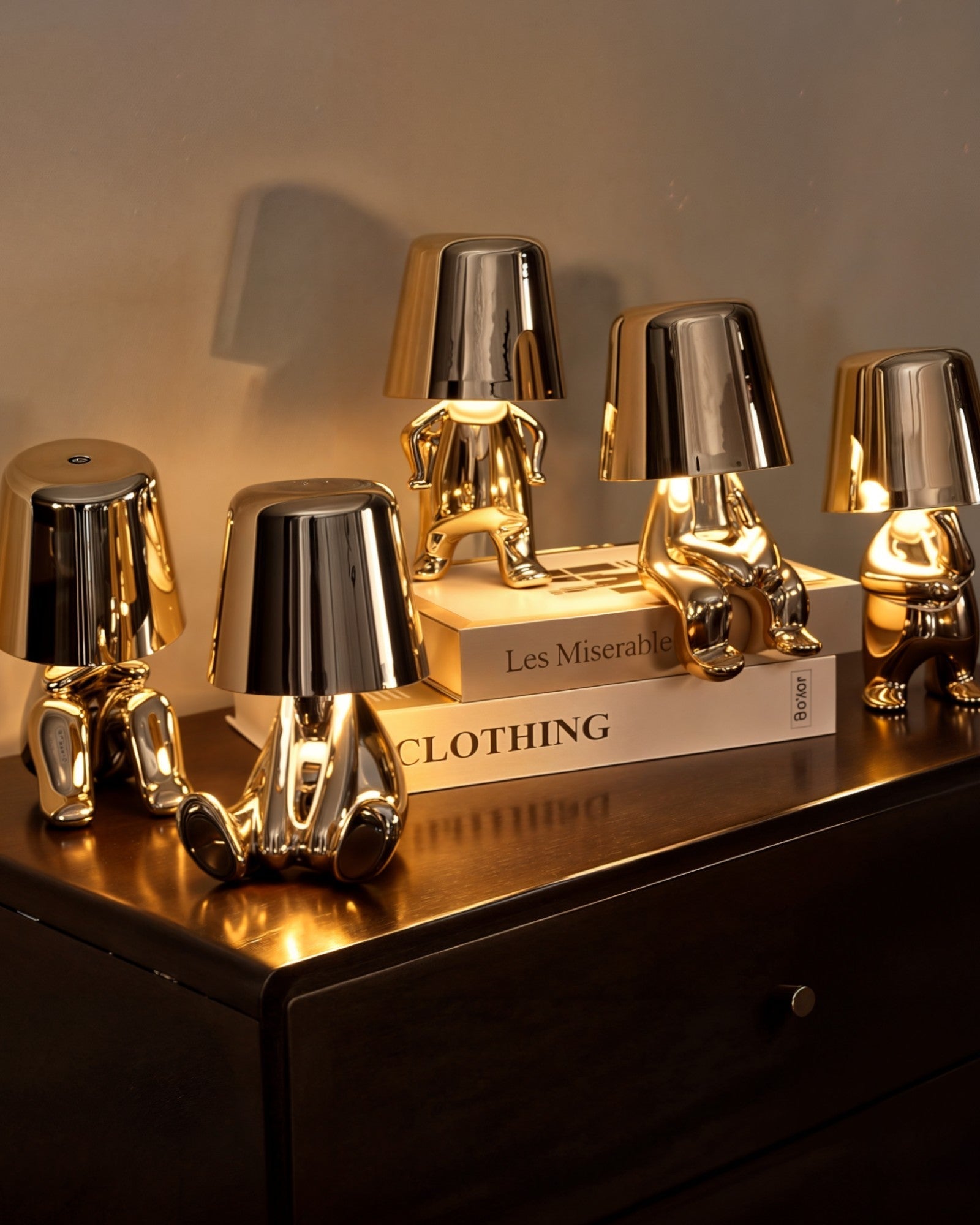 Guld USB uppladdningsbar bordslampa med dimmerfunktion 1800mAh