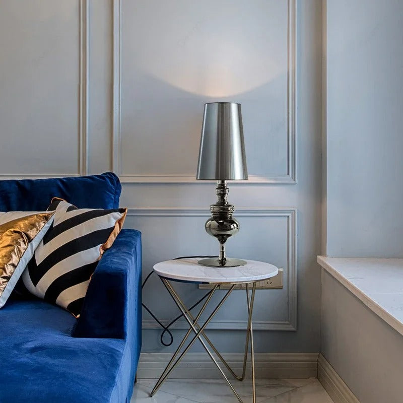 Modern LED bordslampa - nordisk dekoration för sovrum och vardagsrum