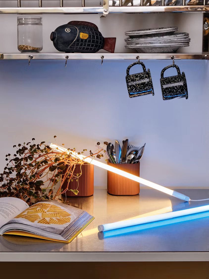 LED Golvlampa med Neonljusrördesign