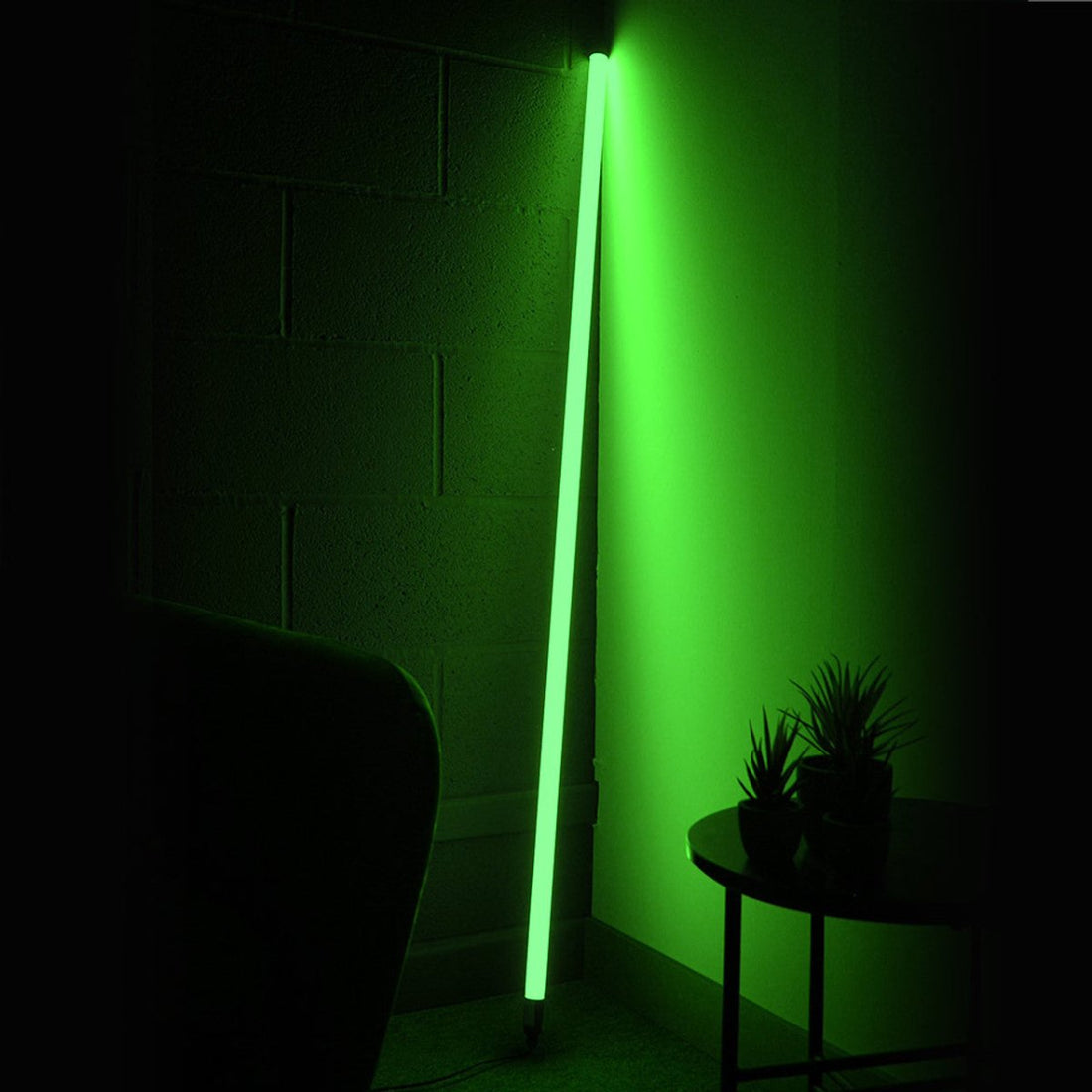 LED Golvlampa med Neonljusrördesign