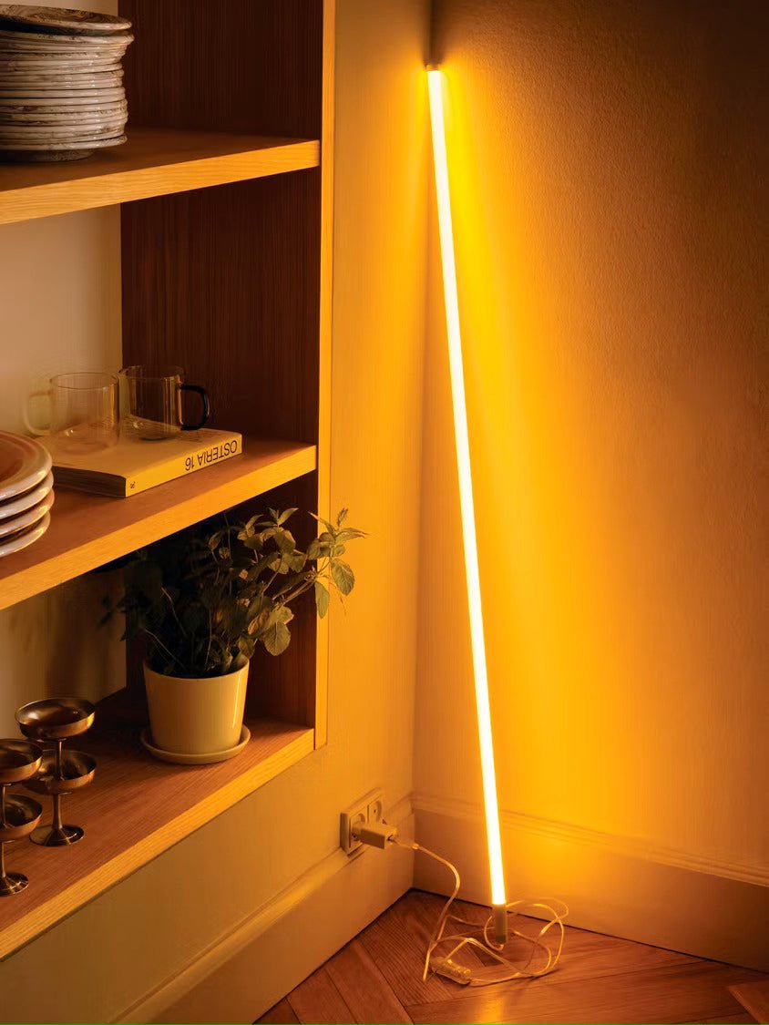 Neon-Stil LED Golvslampa – Livfull Ljusstång för Stämnings- &amp; Accentbelysning