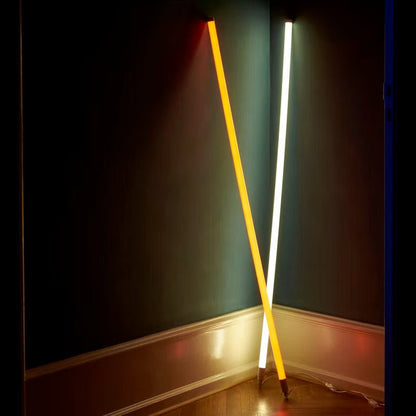 LED Golvlampa med Neonljusrördesign