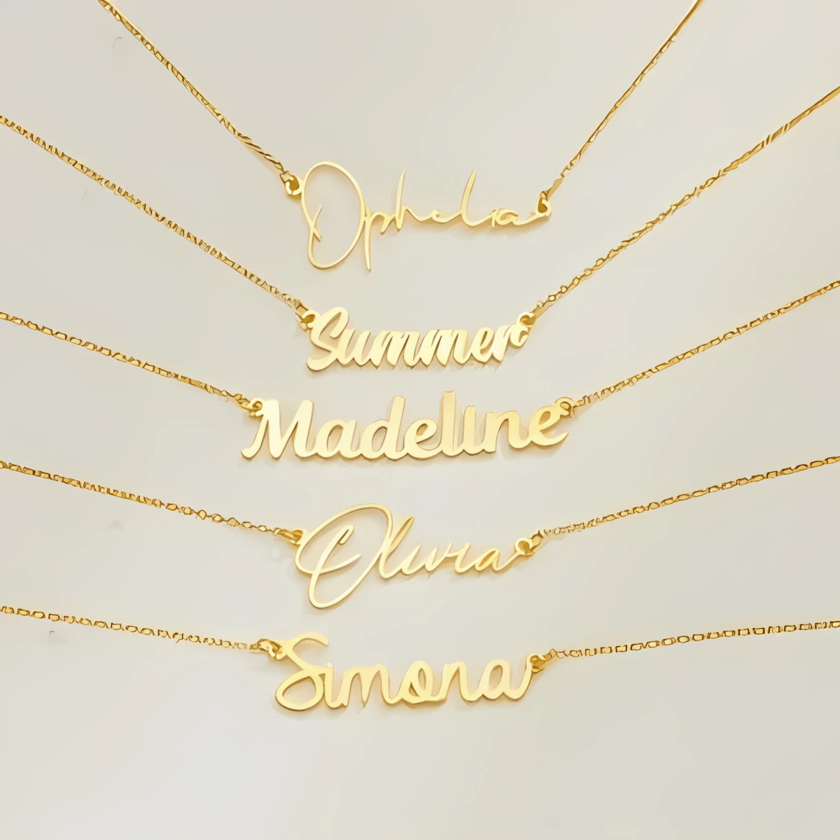 NOMELIA – Elegant personlig namnsmycke för damer
