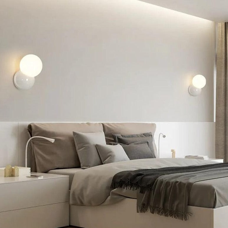 Nordic Bubble Vägglampa | Knappswitch