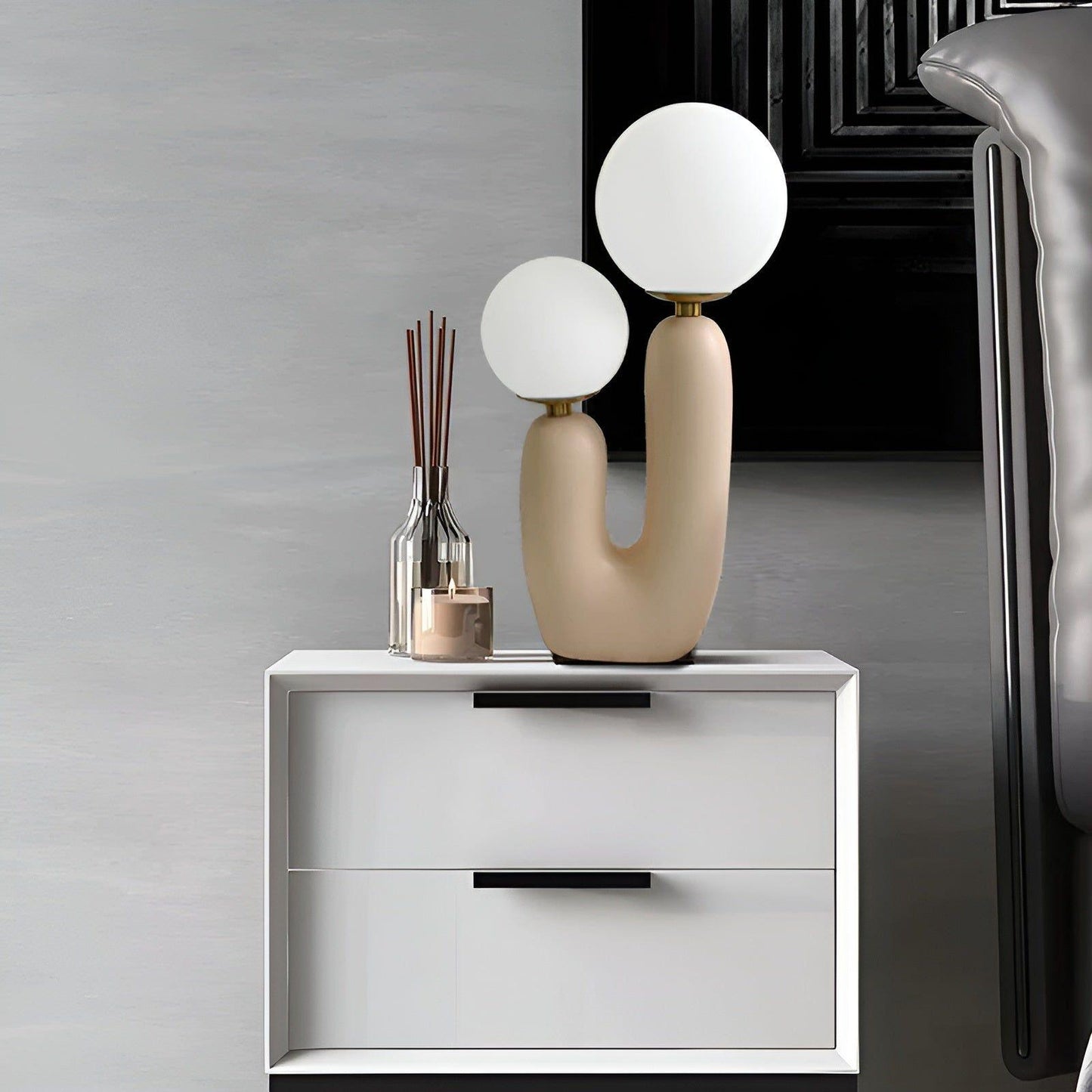 TwinGlow - Kreativ nordisk bordslampa med dubbla frostat glasbollar