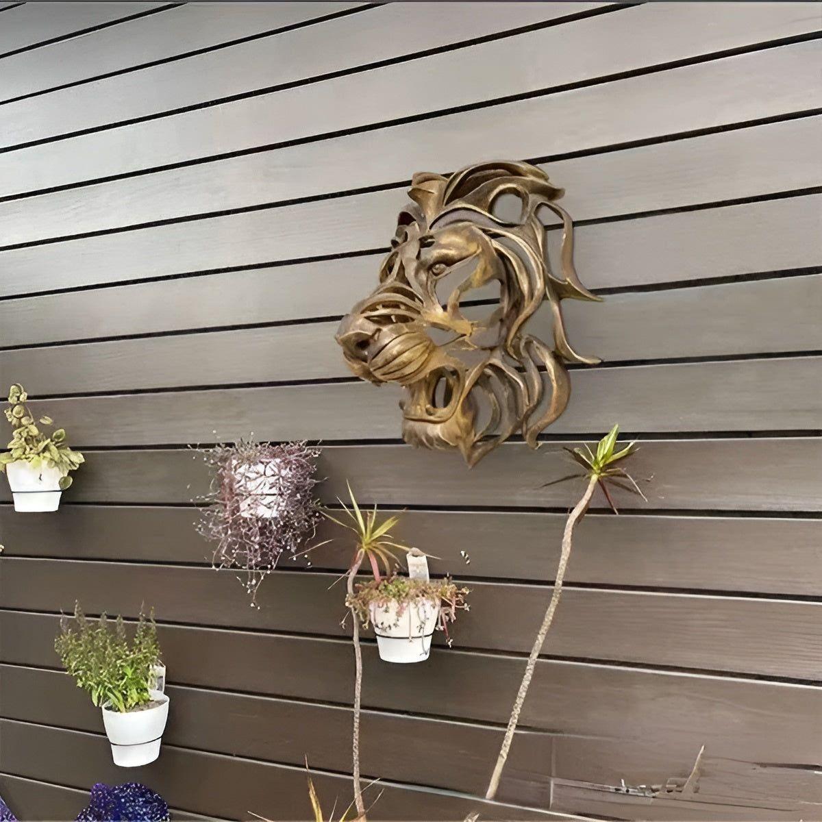 Golden Roar - Exquisite Guldpläterad Hartz Lejonhuvud Väggmonterad Skulptur