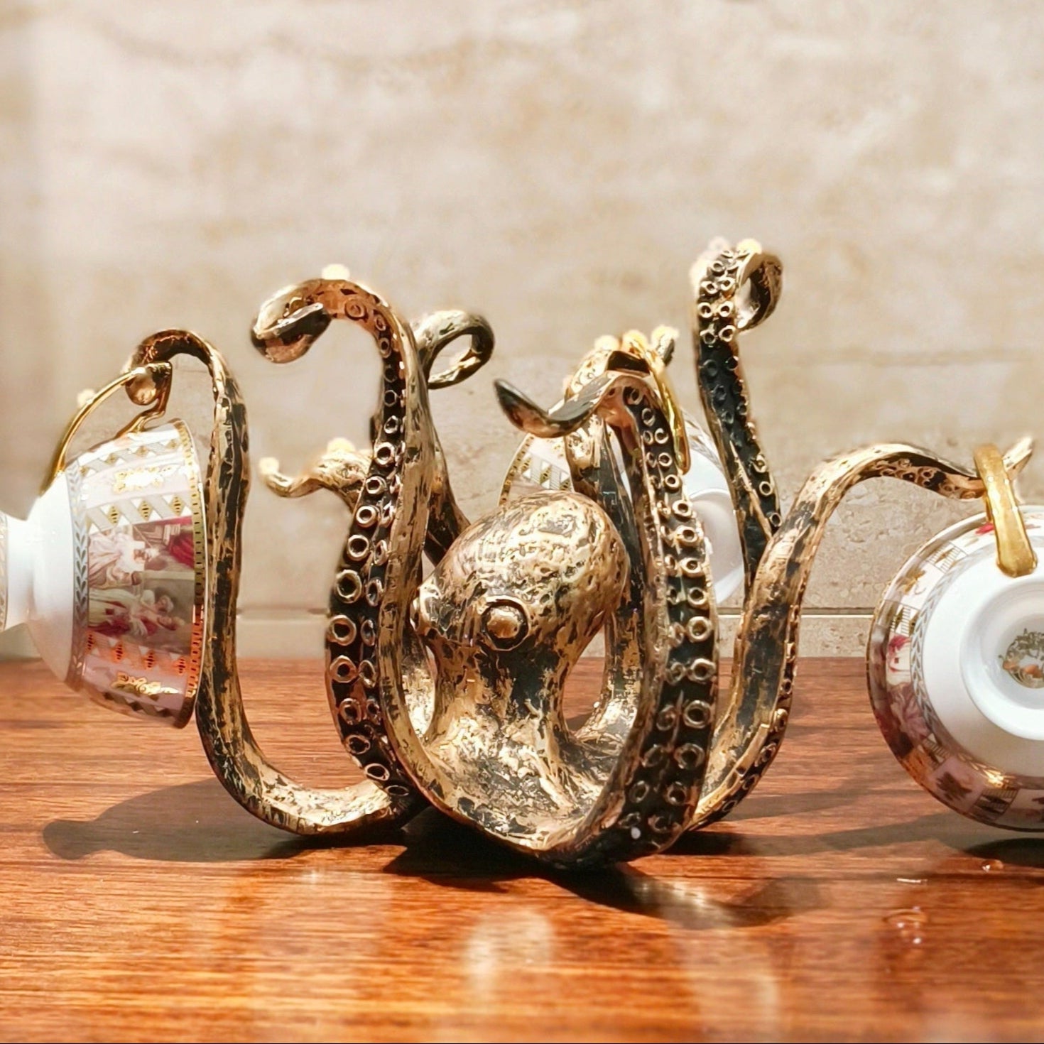 OctoSip – Unik bläckfisk te-kopphållare med tentakler för finurlig inredning