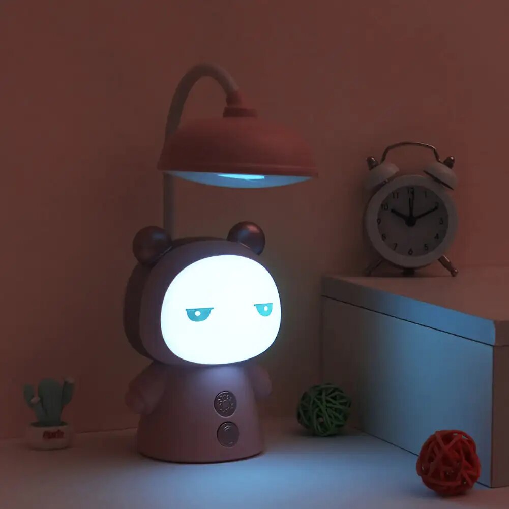 GlowKids - LED Tecknad Tävlingslampa för Barn – Dimbar Nattlampa med USB Laddning, Kreativ Design