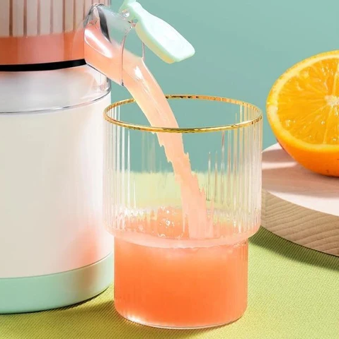 RoyaleGlow Bärbar Trådlös Elektrisk Färsk Apelsin Citrus Press Juicer
