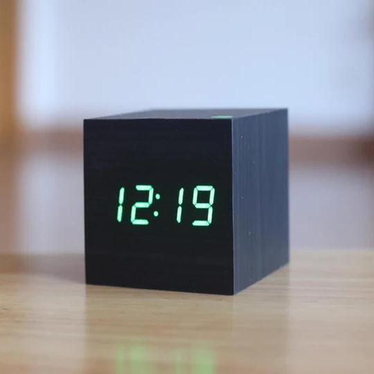 Trä Digital Klocka med LED Display