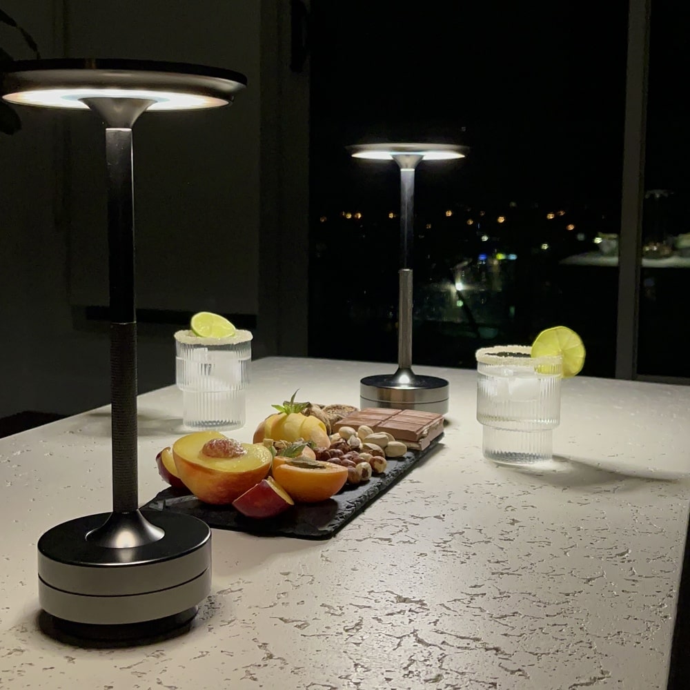 Ambient Metallic Trådlös Bordslampa