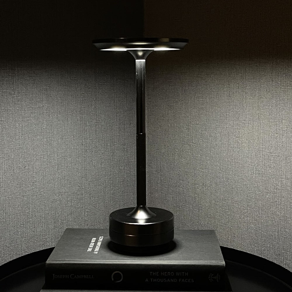 Ambient Metallic Trådlös Bordslampa