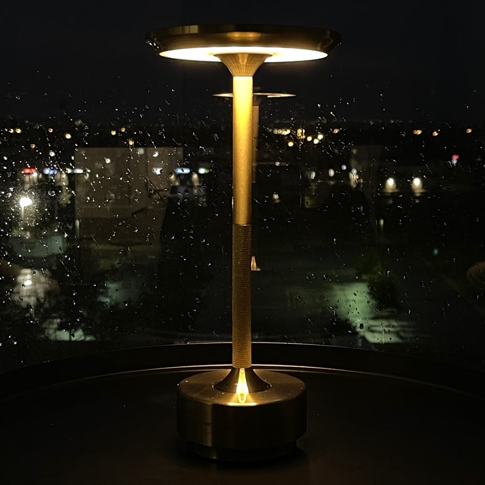 Ambient Metallic Trådlös Bordslampa