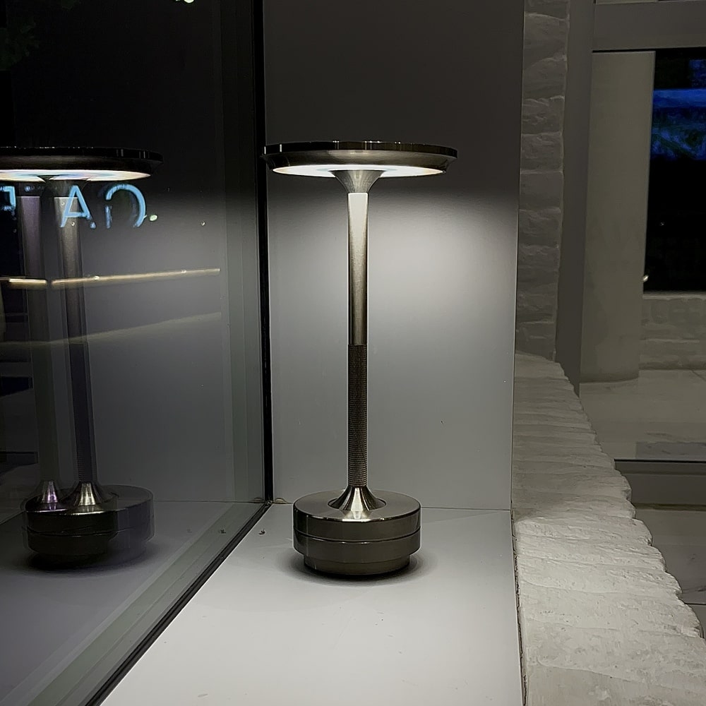 Ambient Metallic Trådlös Bordslampa