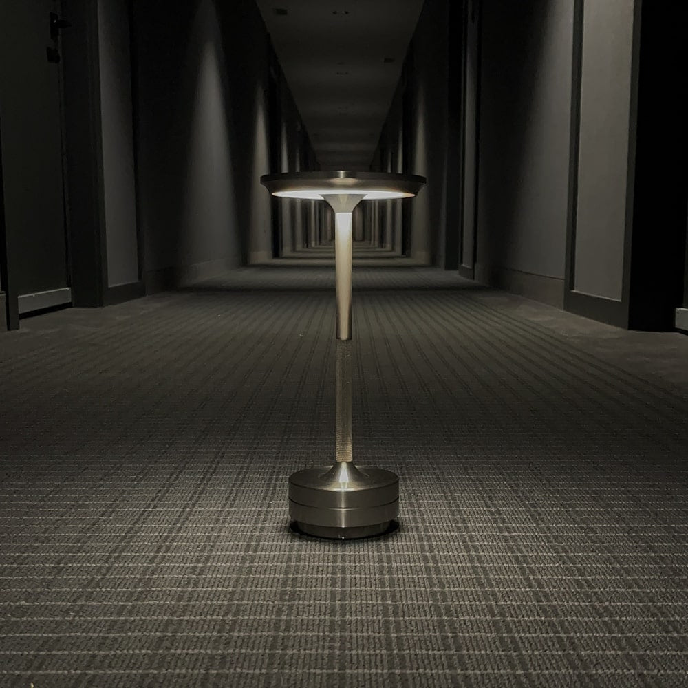 Ambient Metallic Trådlös Bordslampa