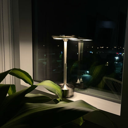 Ambient Metallic Trådlös Bordslampa