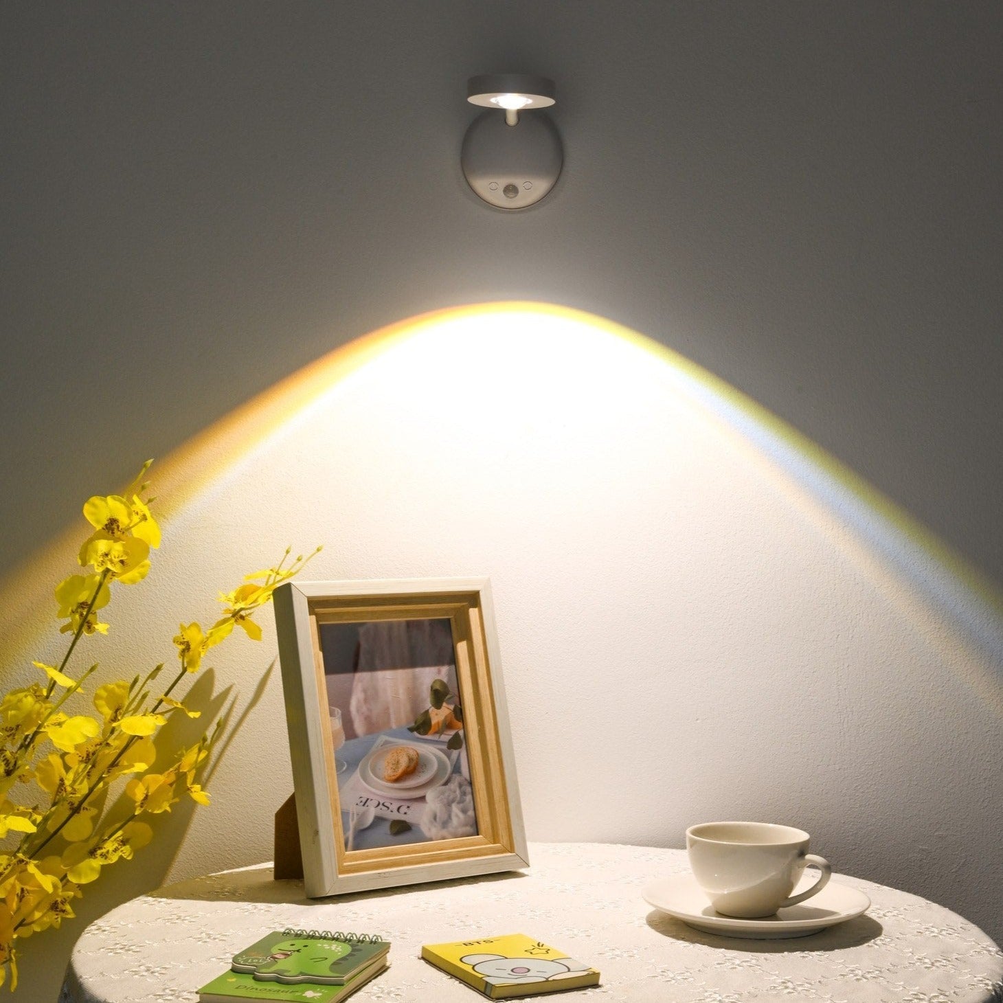 Lumora Motion Spotlight - Trådlös 360° Rotating LED med Rörelsesensor