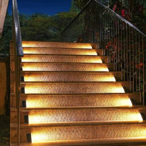 GlowPath – Solcellsdrivna steg- och trappbelysning| 1+1 Gratis