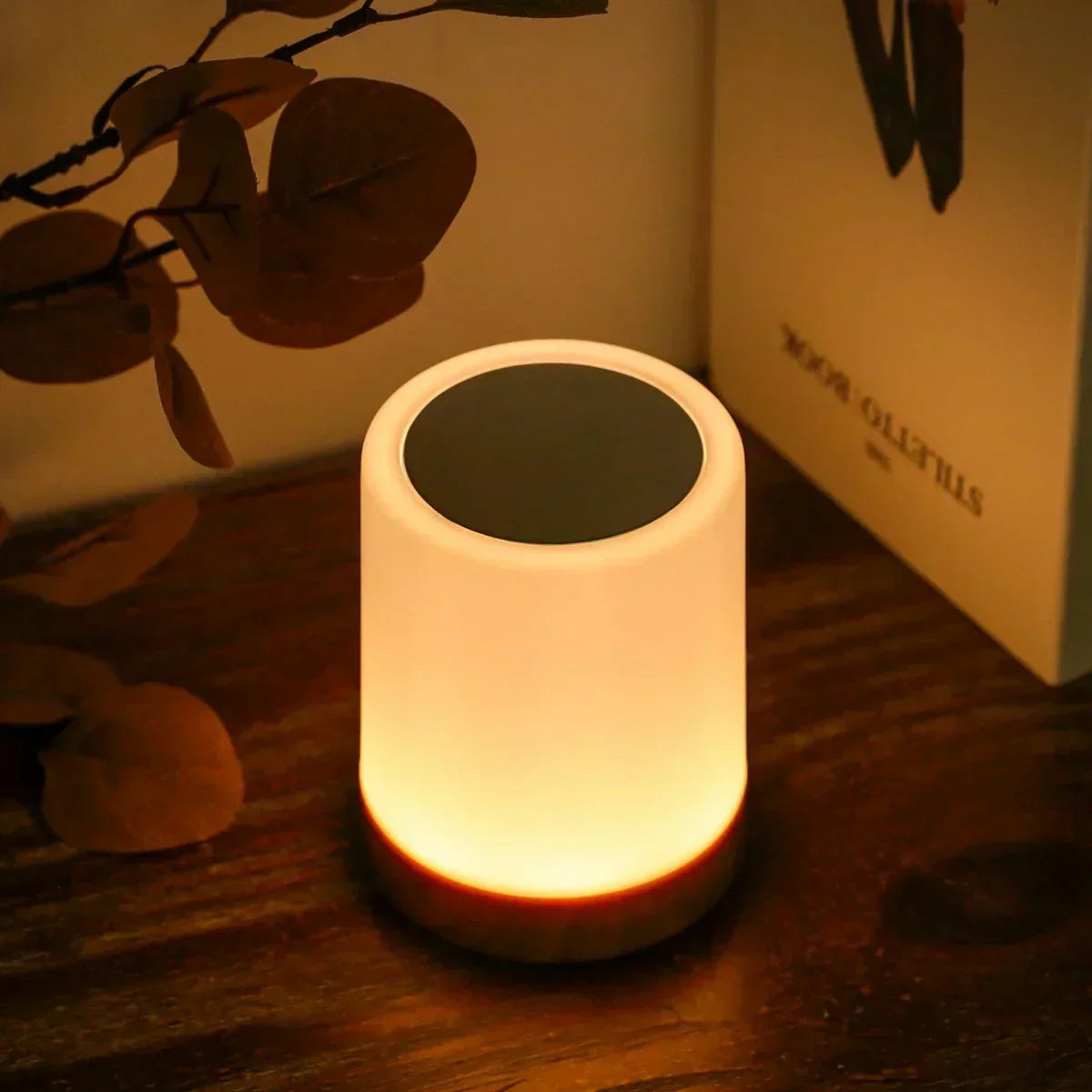 LED Bordslampa med Träbas och Touchkontroll