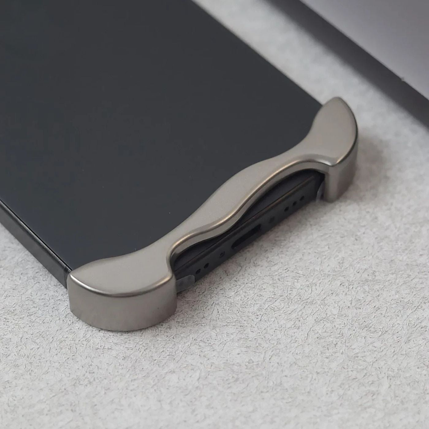 iPhone Fodral Klar Minimalistisk Metallkant Design