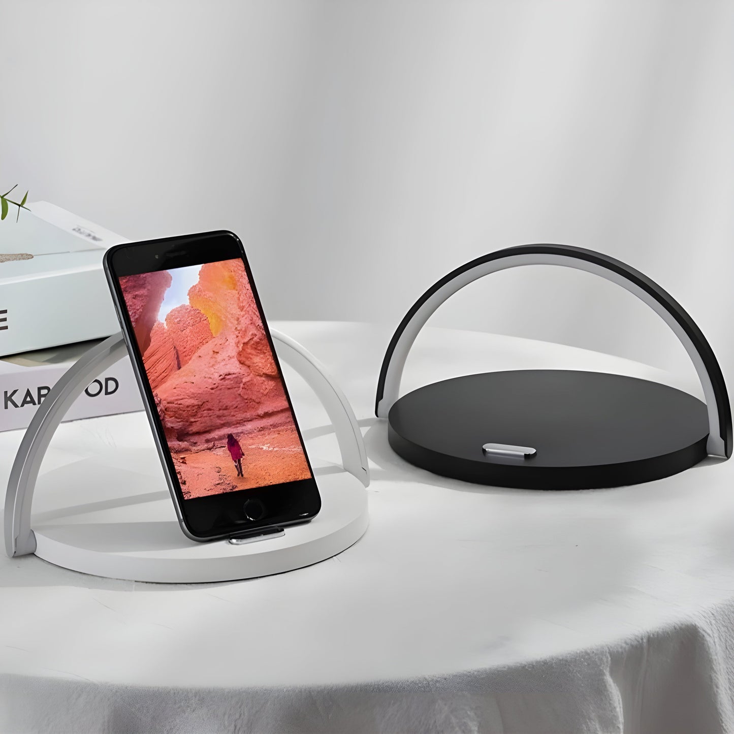 ChargeBeam Lampa - Trådlös laddfunktion LED bordslampa