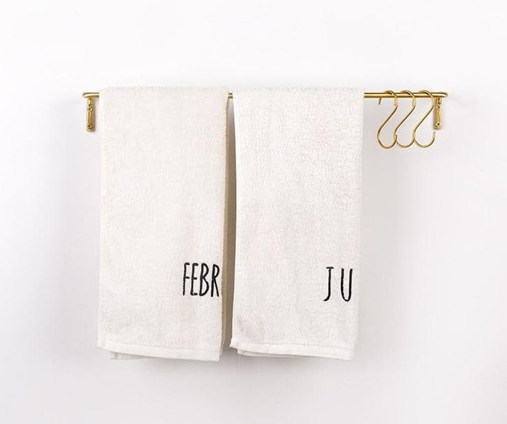 Carvallo – Elegant Väggfäste med Guldfinish och S-Krokar