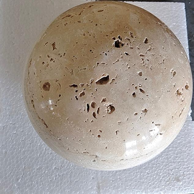 Noordisk crèmekolore vägglampa