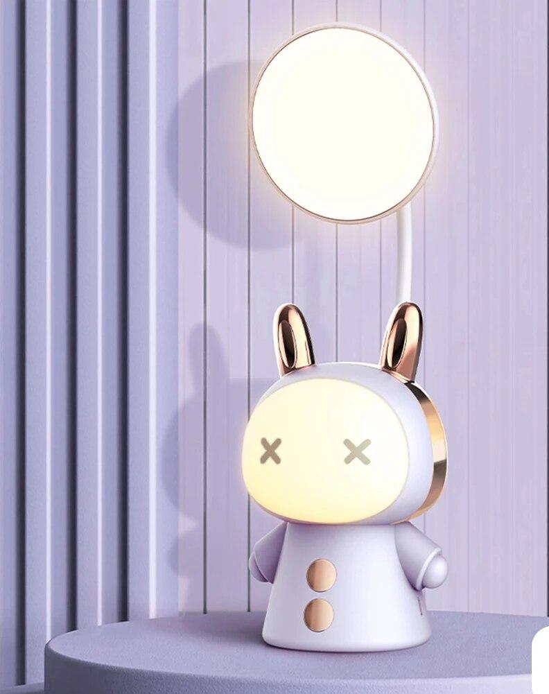 GlowKids - LED Tecknad Tävlingslampa för Barn – Dimbar Nattlampa med USB Laddning, Kreativ Design