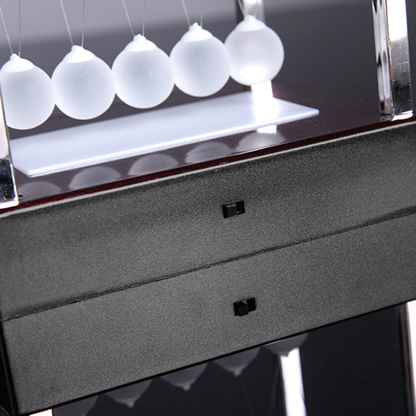 NeoMotion – LED Newtons Pendel för Hypnotiserande Rörelse och Ljuslek