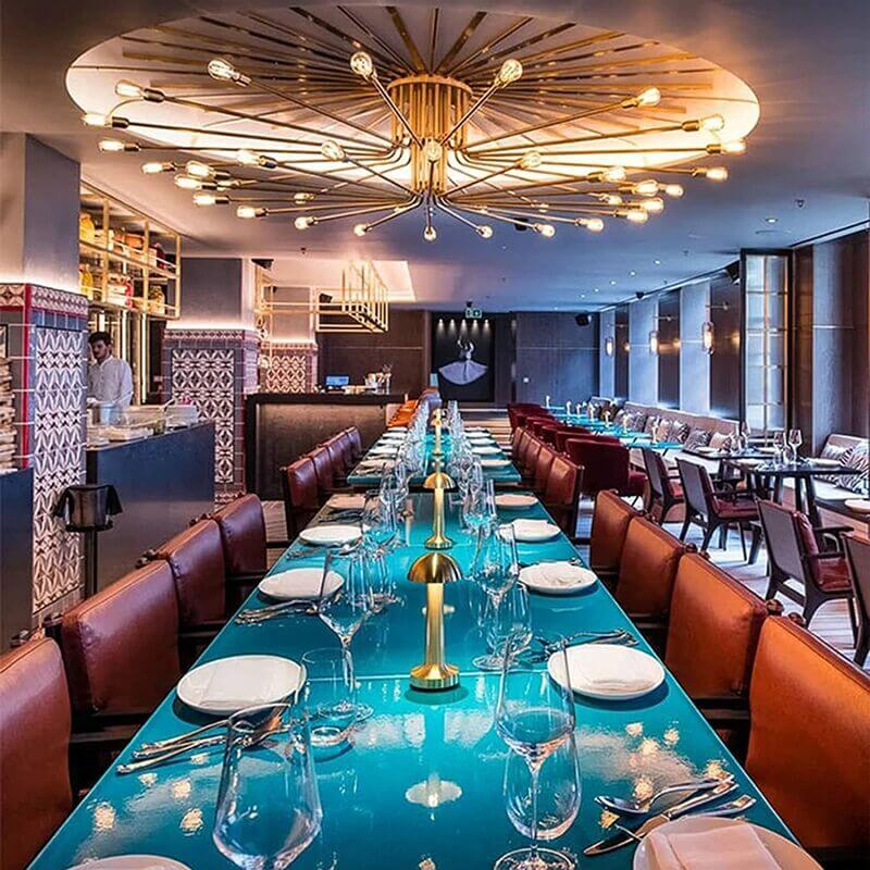 VividElegance - Modern Bordslampa med Stilrent Design