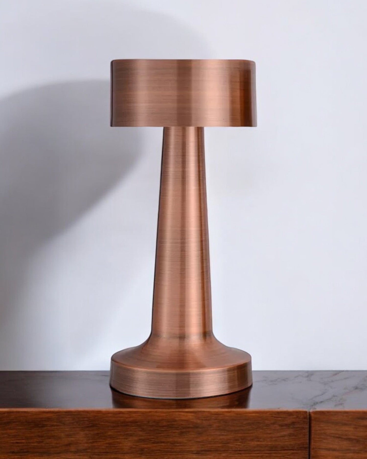 LED Bordslampa - Guld - Dimbara - Touchknapp - Modern Design