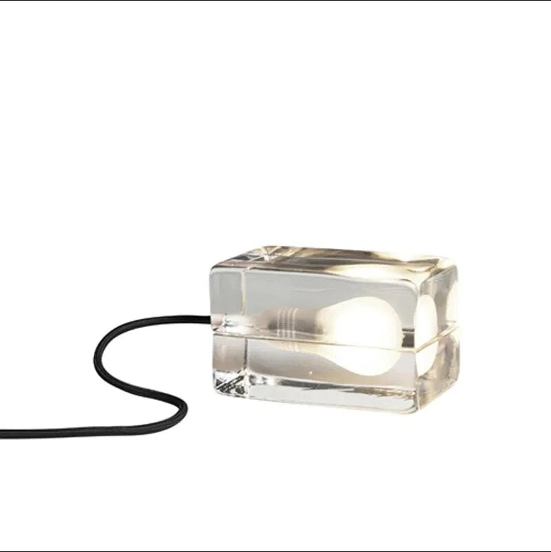 GlowCrystal - Transparent Bordslampa – Modern Belysning för Stilrena Interiörer