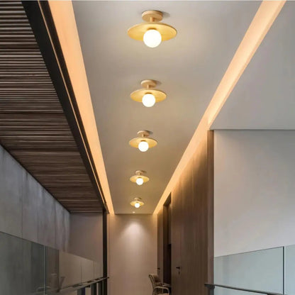 Carvallo - Elegant taklampa med mjukt och balanserat belysning