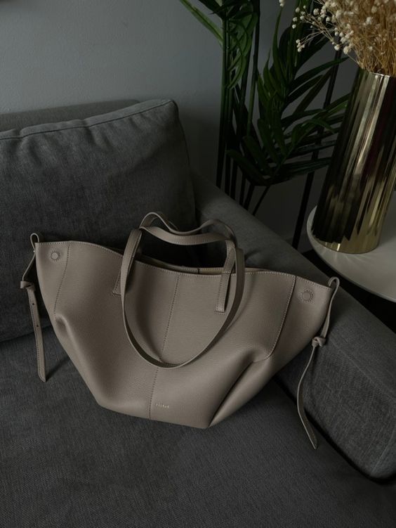 Läder Tote Bag i klassisk minimalistisk stil