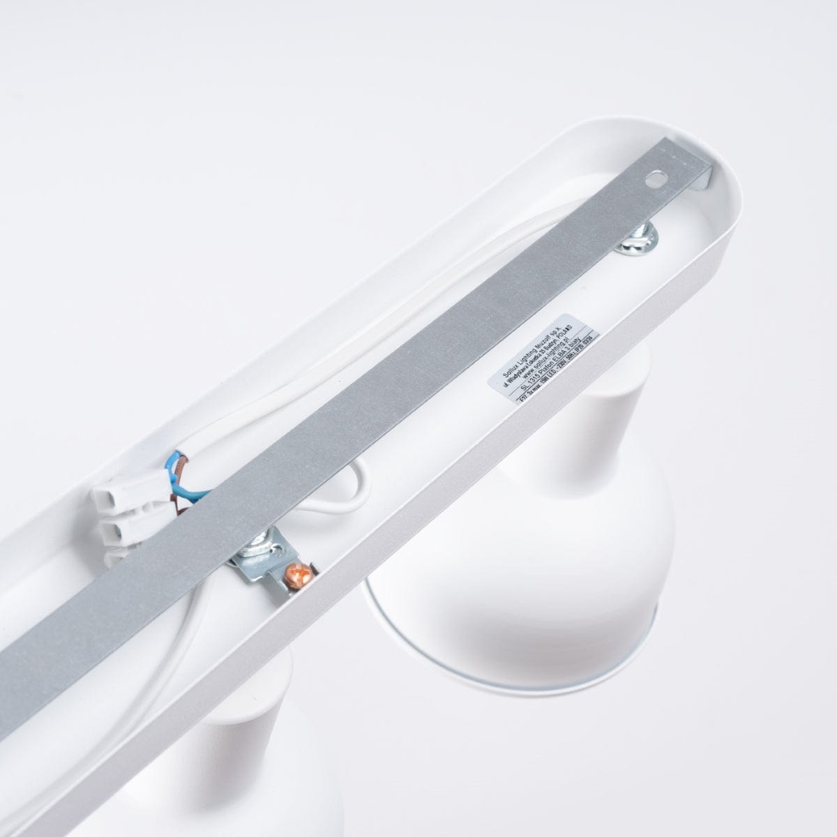 ELBA Taklampa - 3-Ljus Vit - Minimalistisk Justerbar Design - LED Kompatibel - Energisnål - Idealisk för Moderna Interiörer