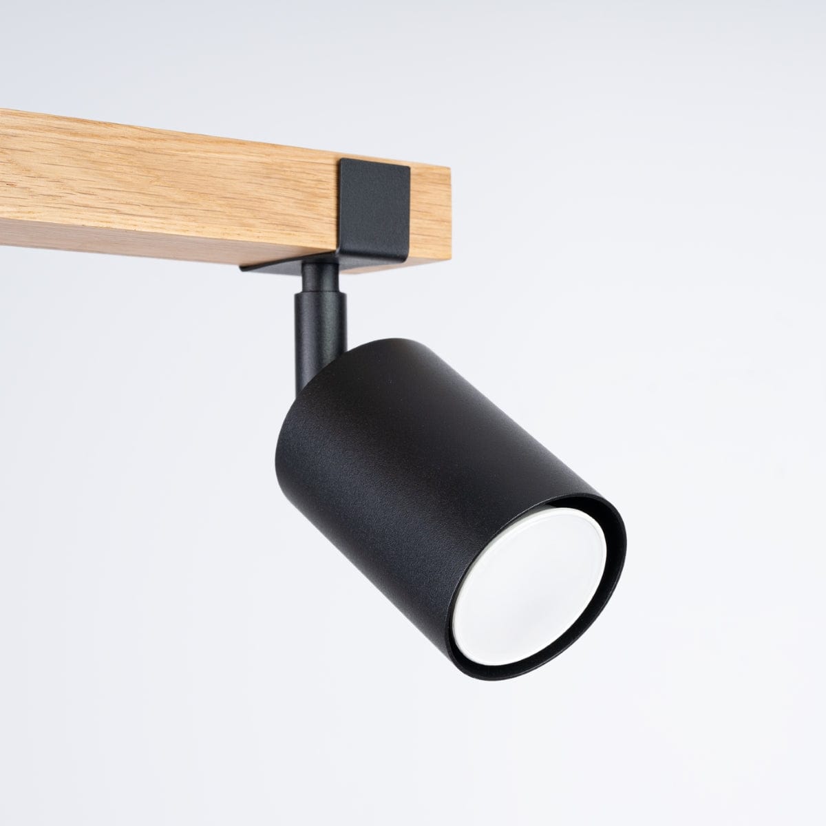 Fager Taklampa - 2-Ljus Svart - Riktad Belysning - Naturligt Trä &amp; Metall - Justerbara Skärmar - Skandinavisk Minimalistisk Design - Energibesparande