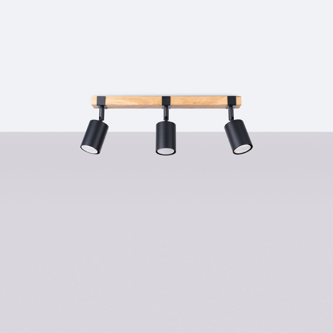 Fager Taklampa - 3-Ljus Svart - Riktad Belysning - Naturligt Trä &amp; Metall - Justerbara Skärmar - Skandinavisk Minimalistisk Design - Energikapabel