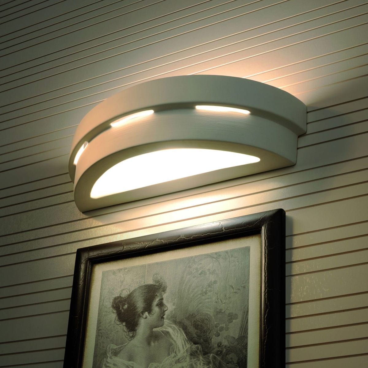 Helios Keramisk Vägglampa - Vit - Modern &amp; Elegant Design - E27