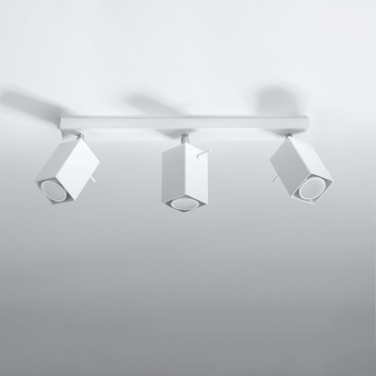 Merida Industrial White Triple Spotlight - Justerbar Stål Taklampa, 45x6x16 cm