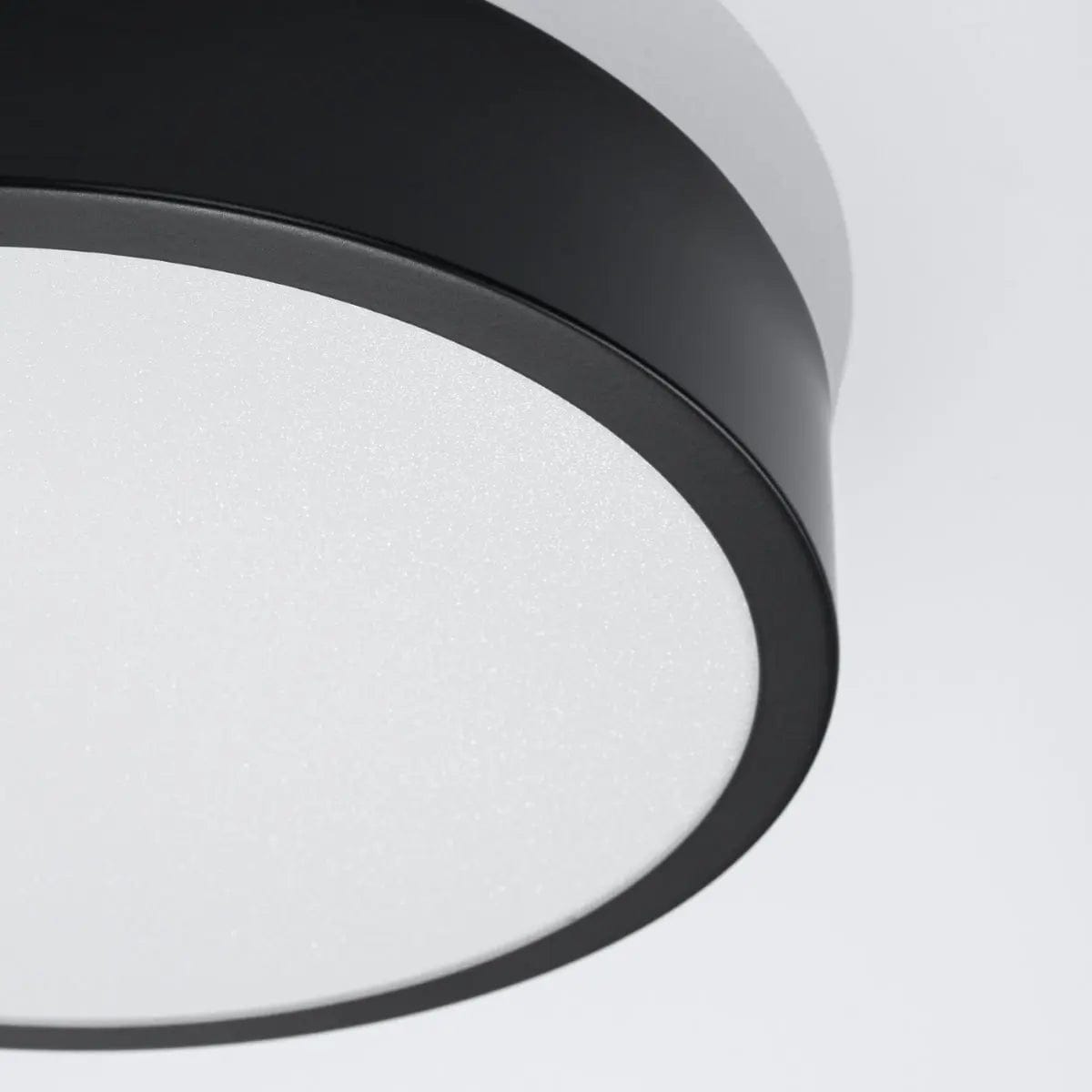 Onyx 30 Taklampa Svart LED 3000K - Rund Takplafond - Enkelt och Elegant Design - Lätt att Rengöra - Mjuk och Diffuserad Ljus - Minimalistisk Stil