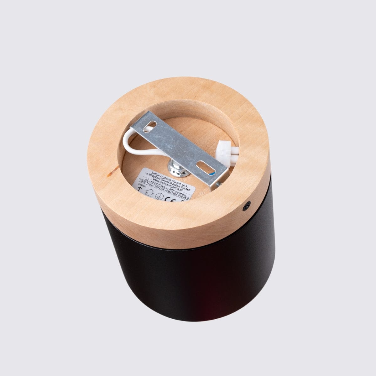 RIF Taklampa Svart - Elegant Design - Naturlig Träfinish - Mjuk LED-Belysning - Energibesparande - Idealisk för Vardagsrum och Kontor