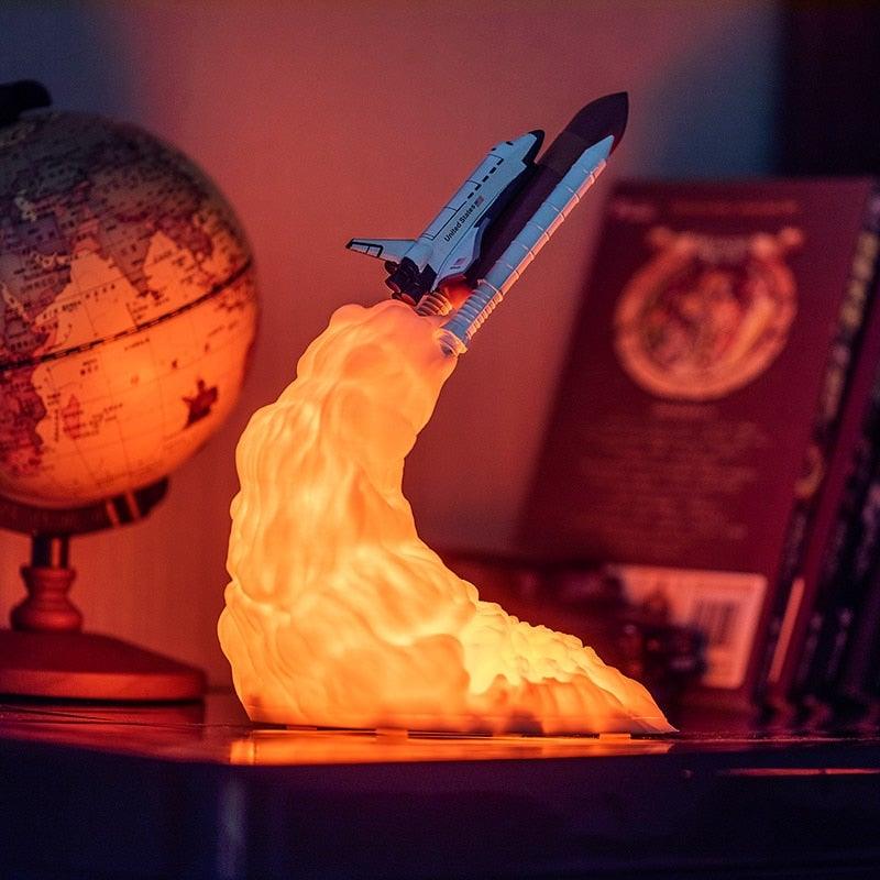 ShuttleGlow - Futuristisk LED rymdfärglampa med mjukt omgivande belysning