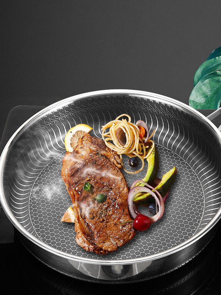 FERROFLAME – Rostfri stekpanna med bikakevärmefördelning