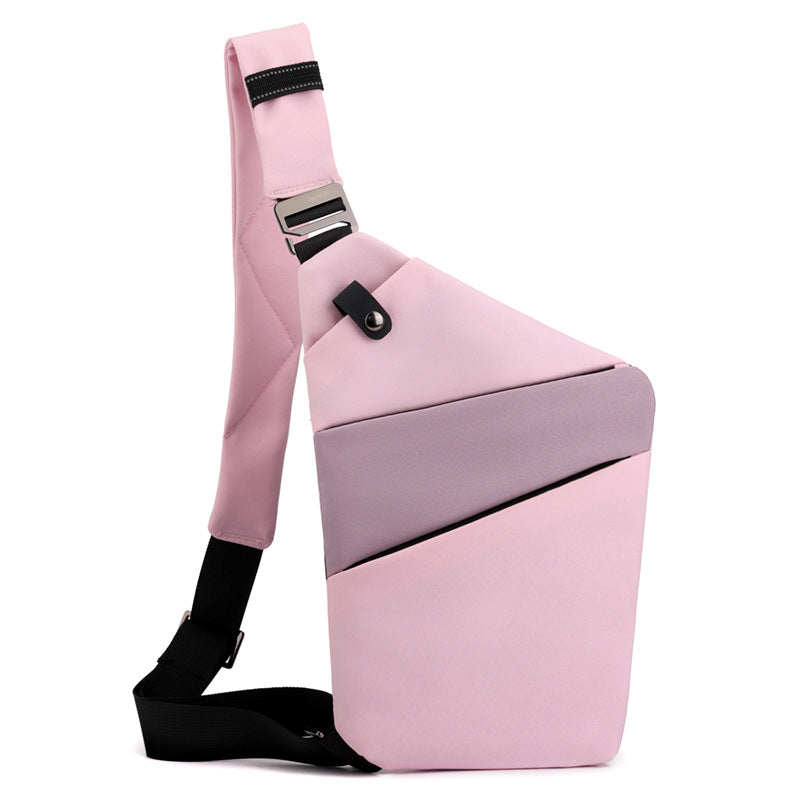 Crossbody-väska med stöldskyddande rese-design