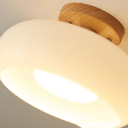 LED Taklampa med trä- och glasnyans